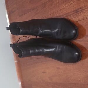 Kenneth Cole Genuine Leather Ankle Boots - Size 9